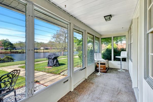Interior, Sun Room, Water