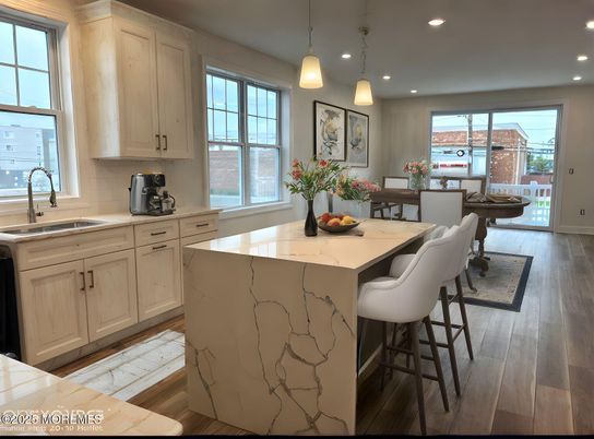 Dining room, Interior, Kitchen, Pendant Lights, Recessed Lighting, Wood Texture Flooring