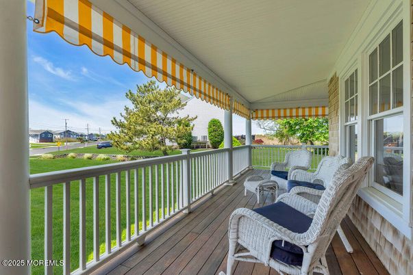 Exterior, Wood Texture Flooring