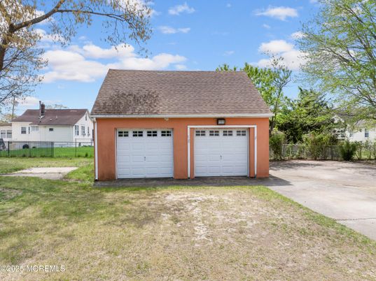 Detached Garage, Exterior