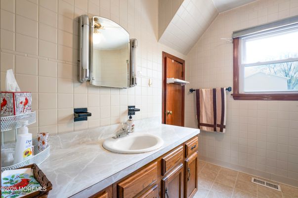 Bathroom, Interior, Tile Countertops