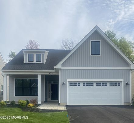 Attached, Exterior, Facade, Farmhouse