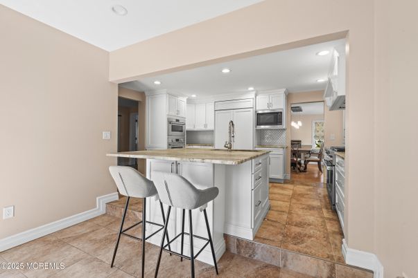 Dining room, Interior, Kitchen, Recessed Lighting, Stainless Steel Appliances