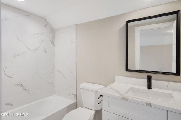Bathroom, Interior, Marble Walls, Recessed Lighting