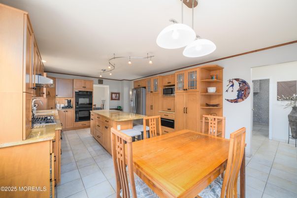 Dining room, Interior, Kitchen, Stainless Steel Appliances