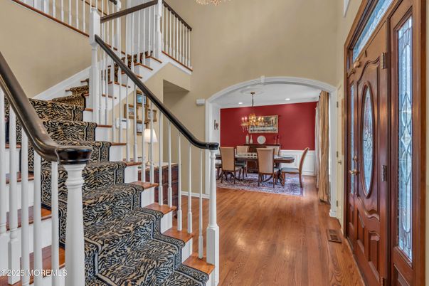 Chandelier, Dining room, Interior, Recessed Lighting, Wood Texture Flooring