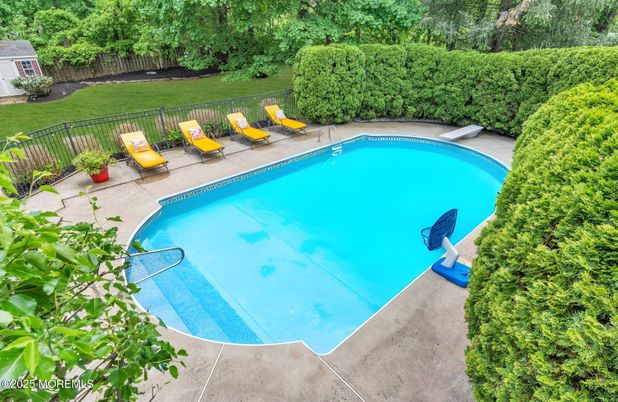 Exterior, Pool
