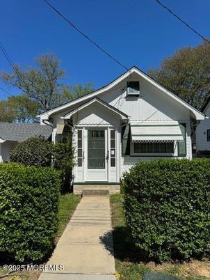 Exterior, Facade, American Craftsman