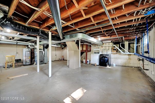 Interior, Washer, Wooden Beams