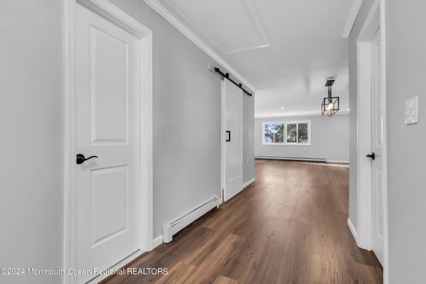 Interior, Pendant Lights, Wood Texture Flooring