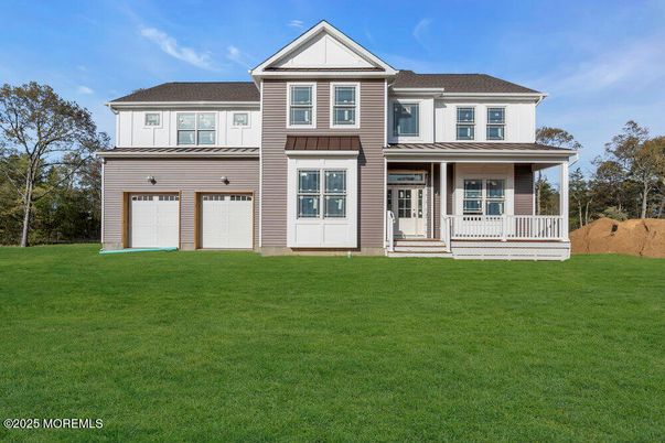 Attached, Exterior, Facade, Farmhouse