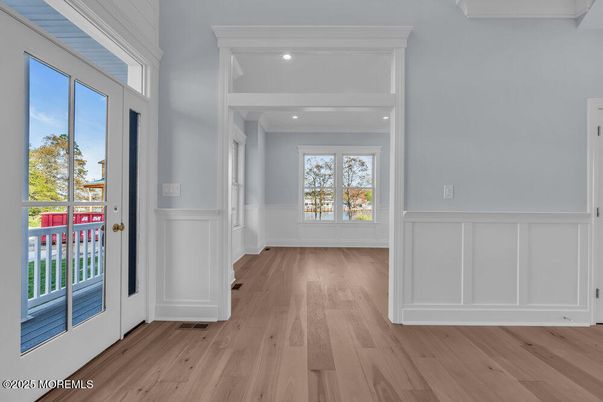 Interior, Recessed Lighting, Wood Texture Flooring
