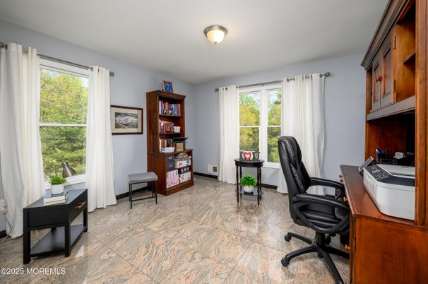 Home Office, Interior