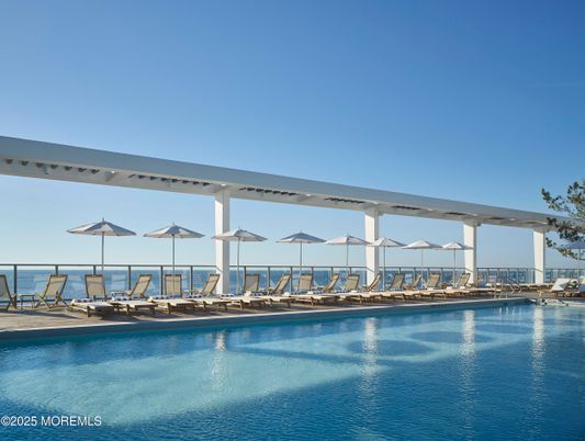 Exterior, Pool, Water