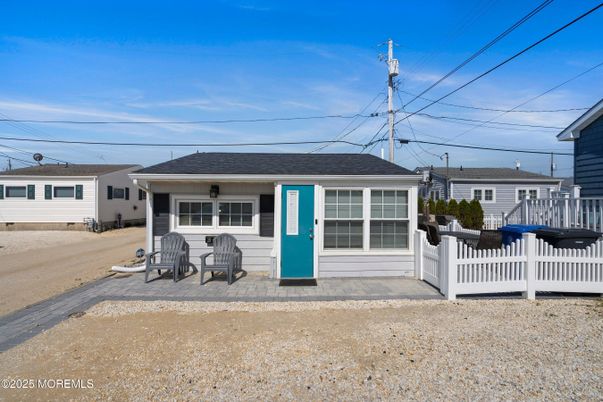 Exterior, Facade, Cape Cod