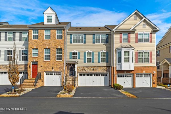 Attached, Exterior, Facade, Rowhouse