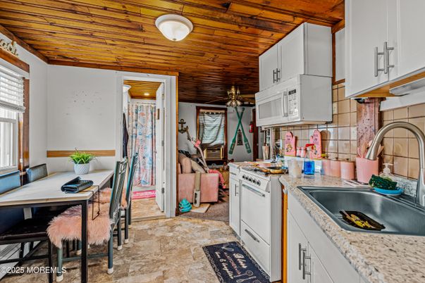 Interior, Kitchen, Wooden Ceilings