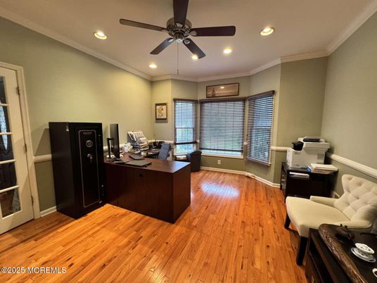 Home Office, Interior, Recessed Lighting, Wood Texture Flooring