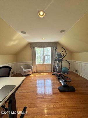 Fitness Equipment, Interior, Recessed Lighting, Wood Texture Flooring