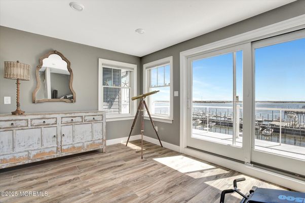 Interior, Recessed Lighting, Water, Wood Texture Flooring