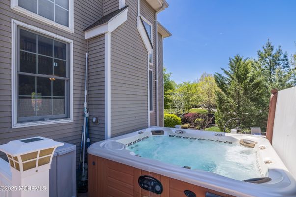 Exterior, Hot Tub