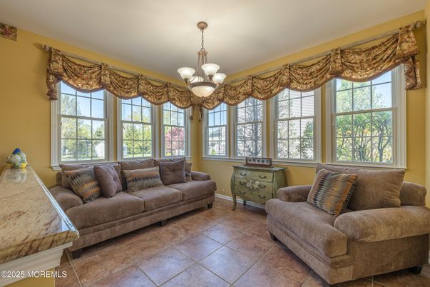 Chandelier, Interior, Living room