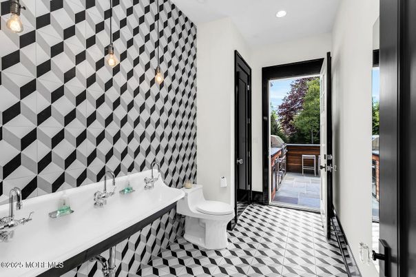 Bathroom, Interior, Recessed Lighting