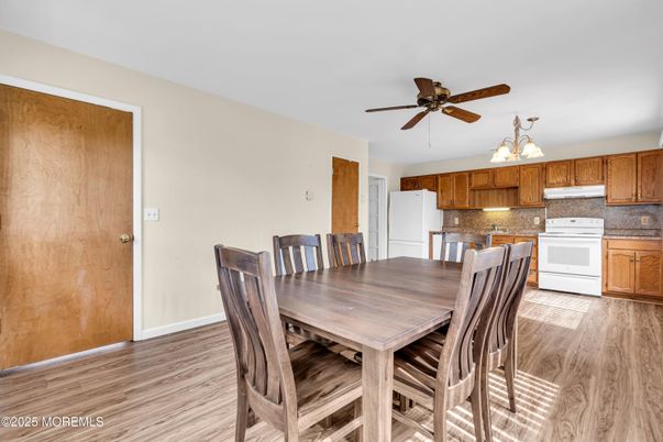 Chandelier, Dining room, Interior, Kitchen, Wood Texture Flooring