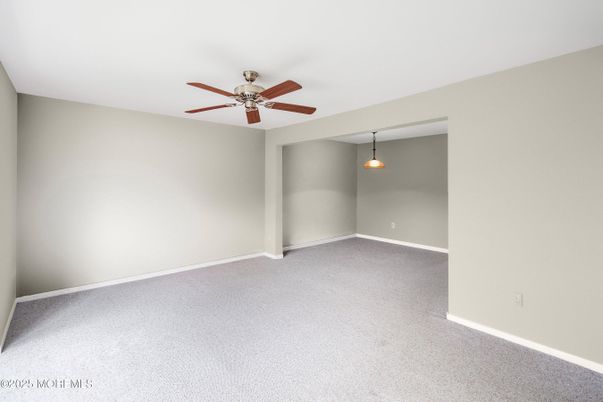 Empty room, Interior, Pendant Lights