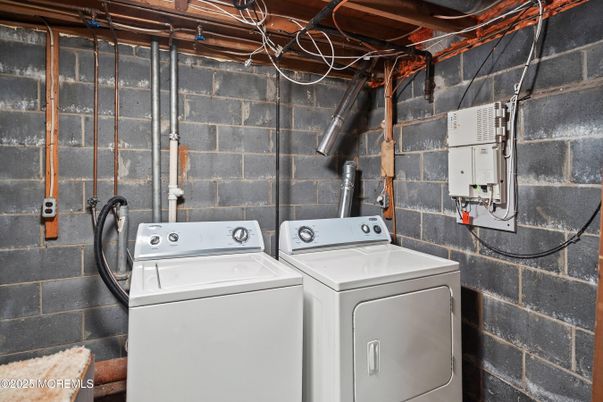 Interior, Stone Walls, Utility Closets, Washer