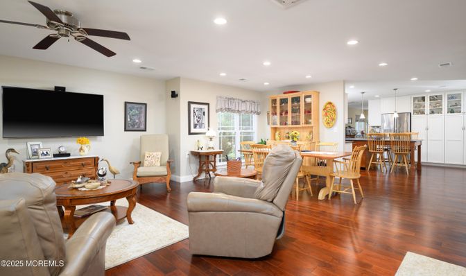 Dining room, Interior, Kitchen, Pendant Lights, Recessed Lighting, Wood Texture Flooring
