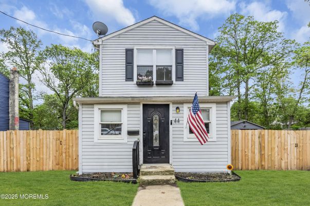 Exterior, Facade, None