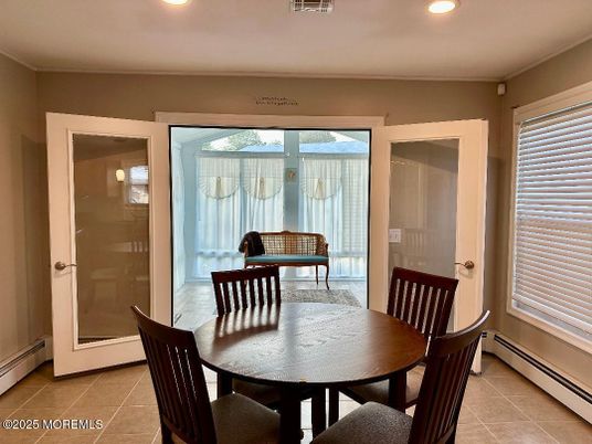 Dining room, Interior, Recessed Lighting