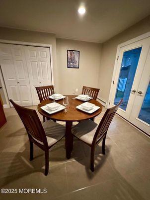 Dining room, Interior, Recessed Lighting