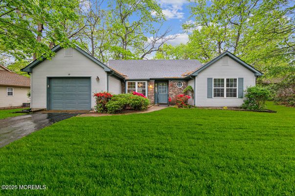 Attached, Exterior, Facade, Brick Facade, Ranch