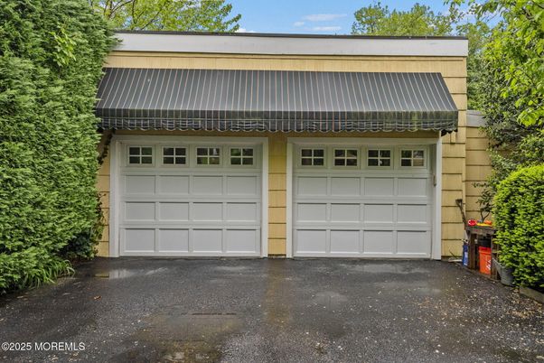 Detached Garage, Exterior