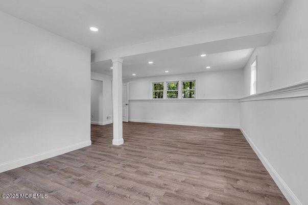 Empty room, Interior, Recessed Lighting, Wood Texture Flooring