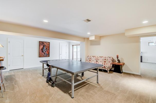 Game Room, Interior, Recessed Lighting