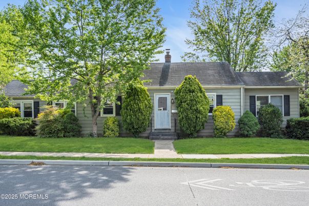 Exterior, Facade, Cape Cod