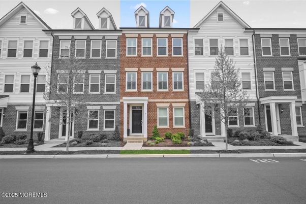 Exterior, Facade, Brick Facade, Rowhouse