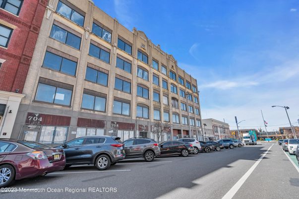 Exterior, Facade, Condo Building