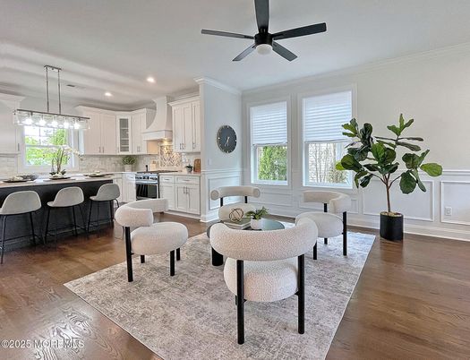 Dining room, Interior, Kitchen, Pendant Lights, Recessed Lighting, Wood Texture Flooring