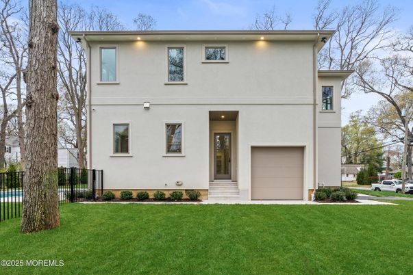 Attached, Backyard, Exterior, Facade, Modern