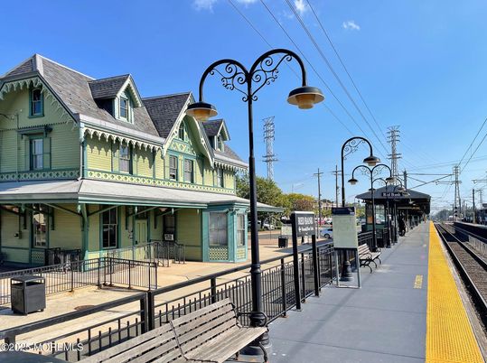 Exterior, Facade, Queen Anne Victorian