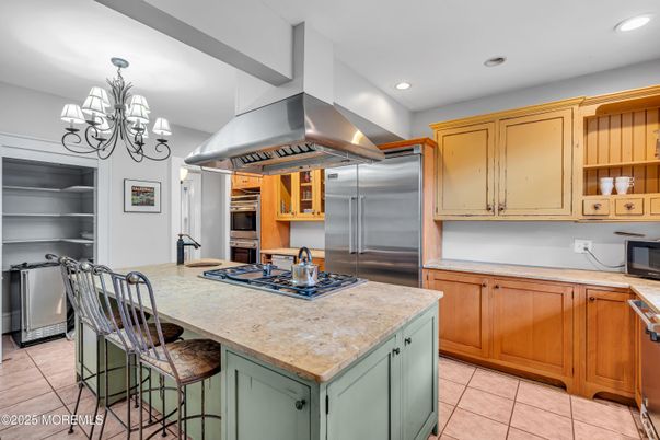 Chandelier, Interior, Kitchen, Recessed Lighting, Stainless Steel Appliances
