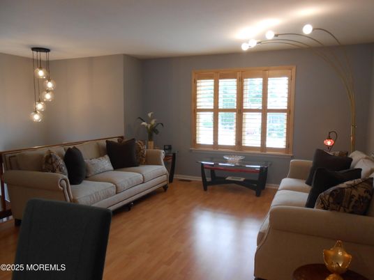 Interior, Living room, Pendant Lights, Wood Texture Flooring