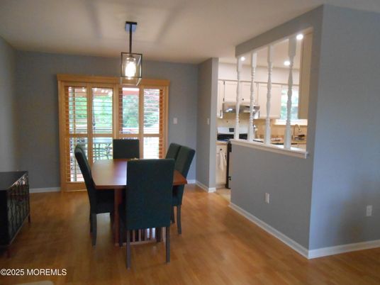 Dining room, Interior, Kitchen, Pendant Lights, Wood Texture Flooring