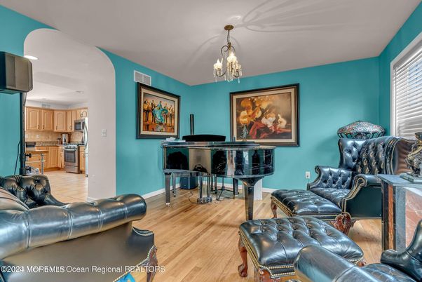 Chandelier, Interior, Kitchen, Living room, Piano, Wood Texture Flooring