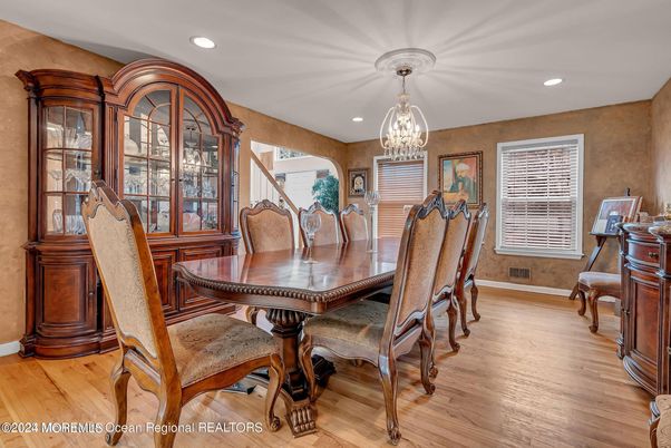 Chandelier, Dining room, Interior, Recessed Lighting, Wood Texture Flooring
