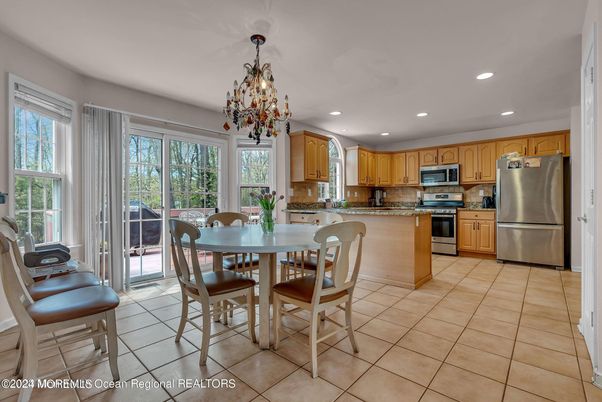 Dining room, Interior, Kitchen, Pendant Lights, Recessed Lighting, Stainless Steel Appliances